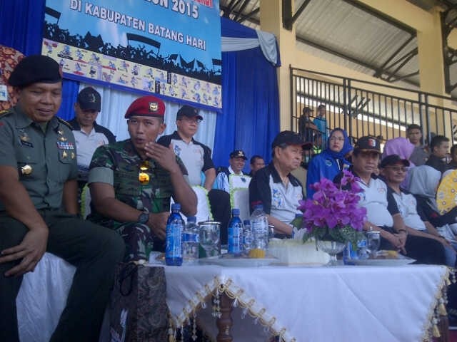 Gubernur HBA bersama Muspida dan para bupati di KONI Batanghari